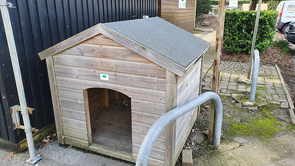 4x4 Dog Kennel 4x4 Dog Kennel